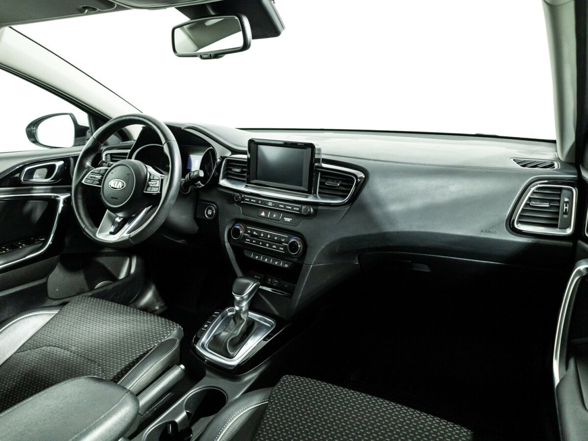Купить Kia Ceed с пробегом. Фото: #8