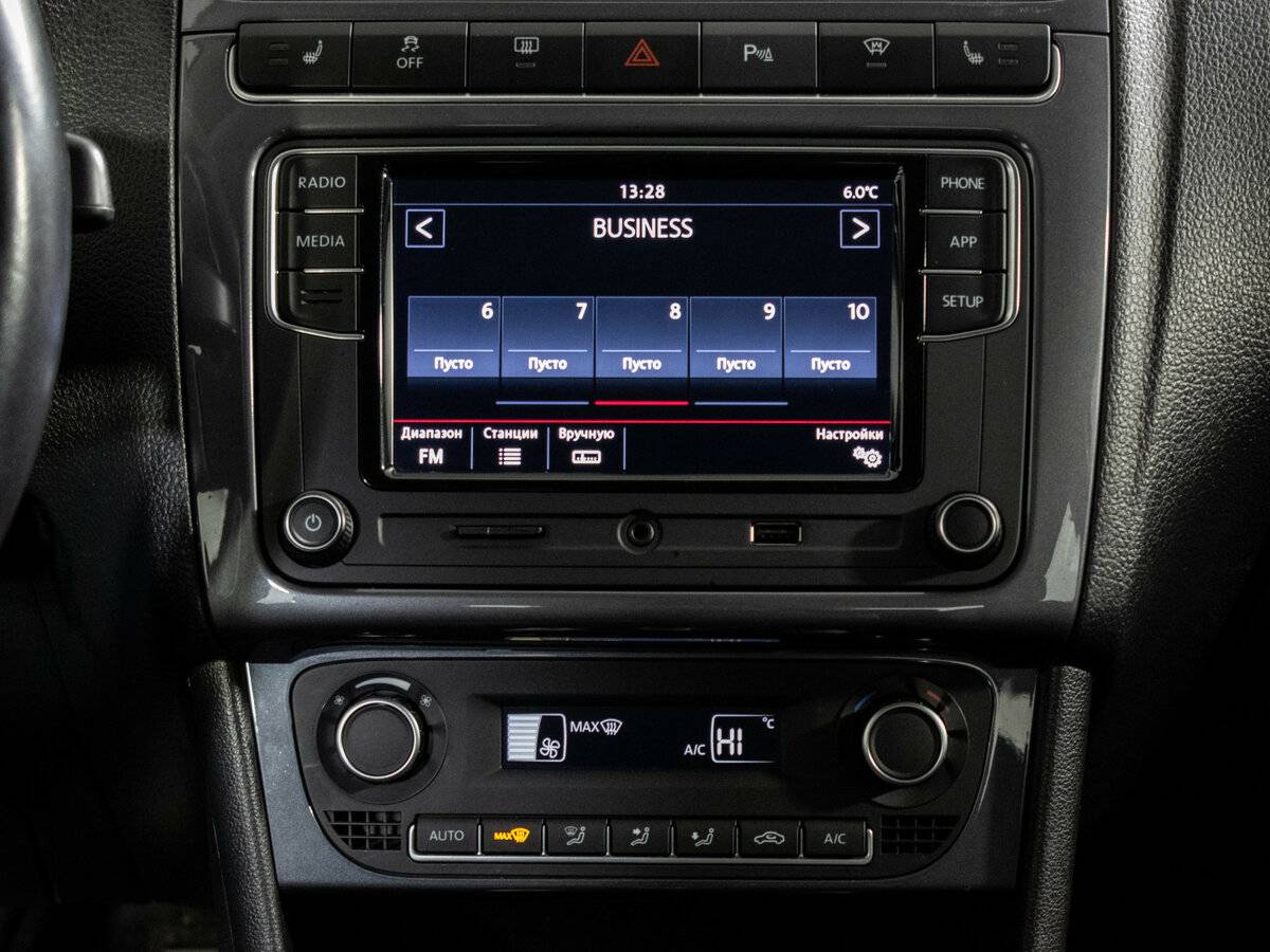 Купить Volkswagen Polo с пробегом. Фото: #13