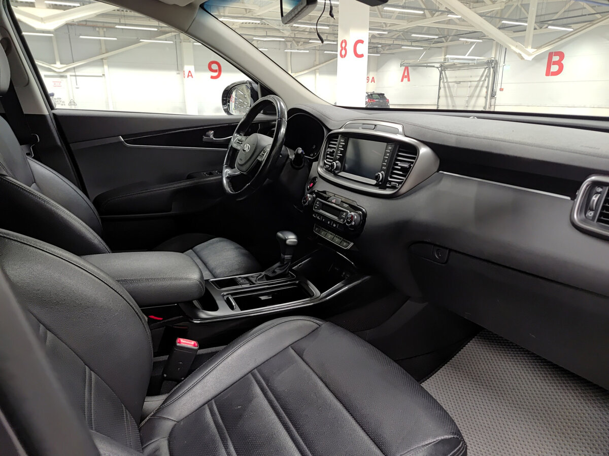 Купить Kia Sorento с пробегом. Фото: #10