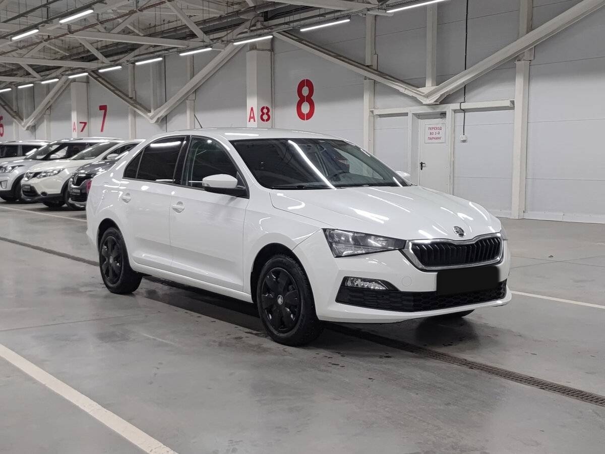 Купить Skoda Rapid с пробегом. Фото: #2