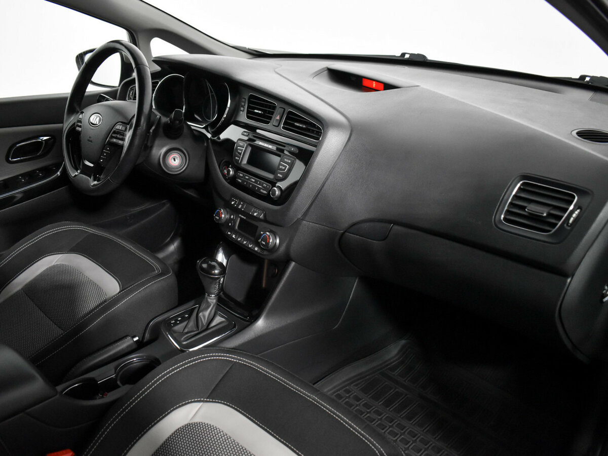 Купить Kia Ceed с пробегом. Фото: #11