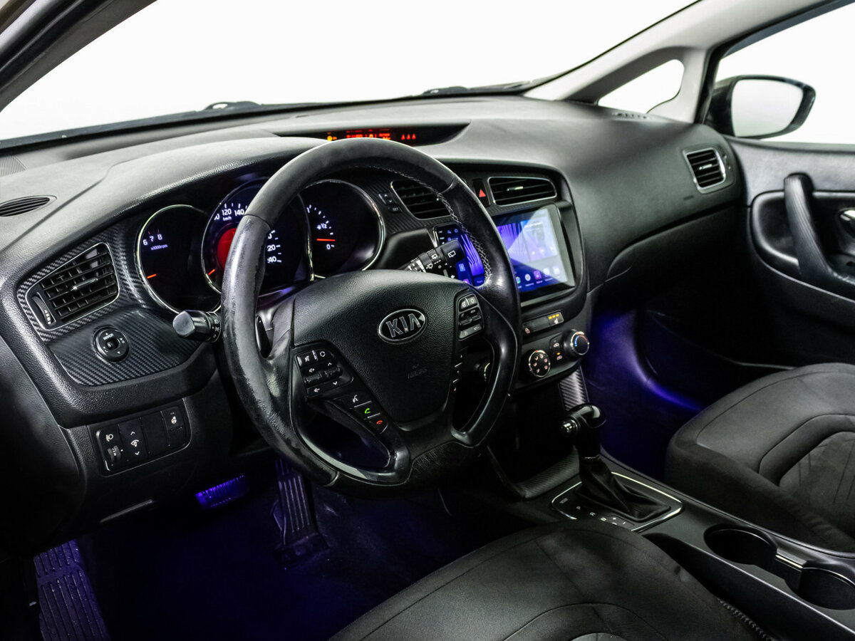 Купить Kia Ceed с пробегом. Фото: #8