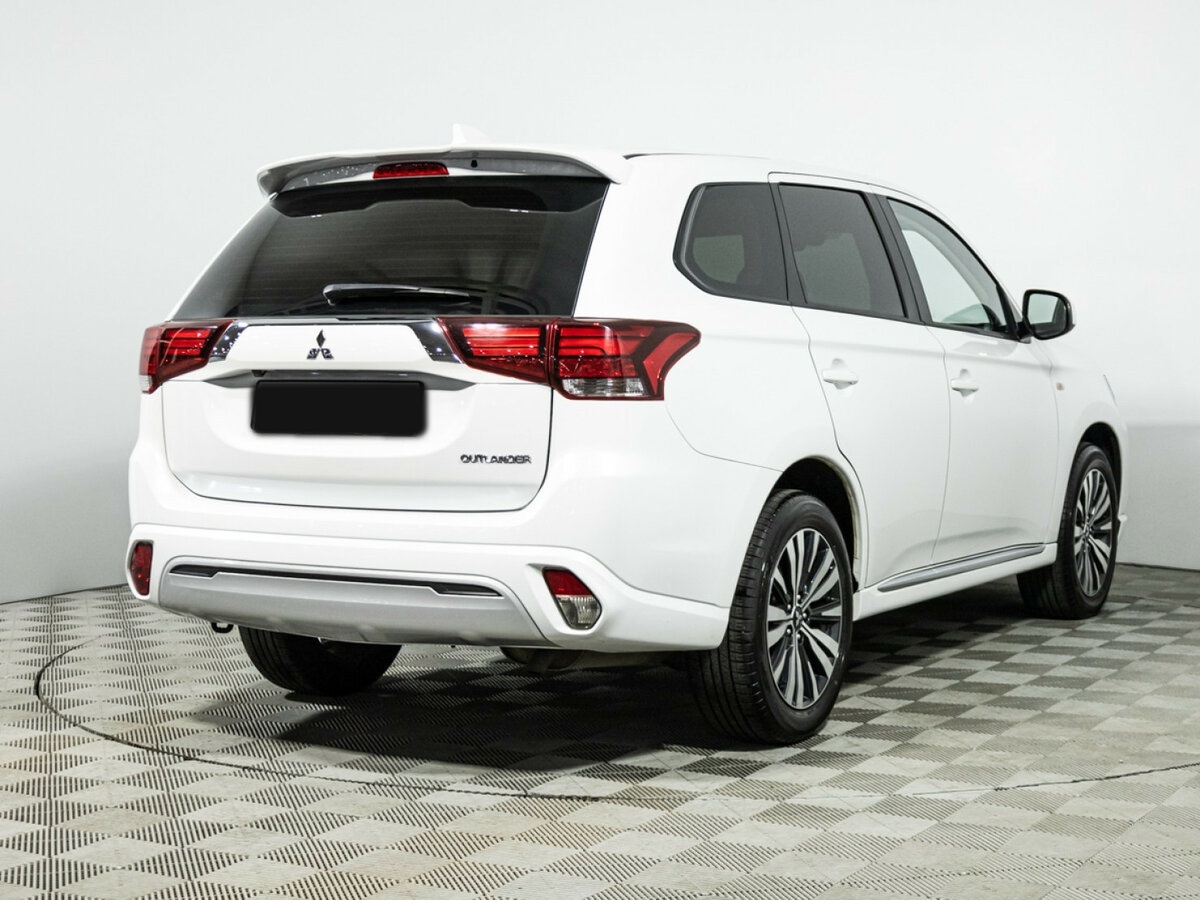 Купить Mitsubishi Outlander с пробегом. Фото: #3
