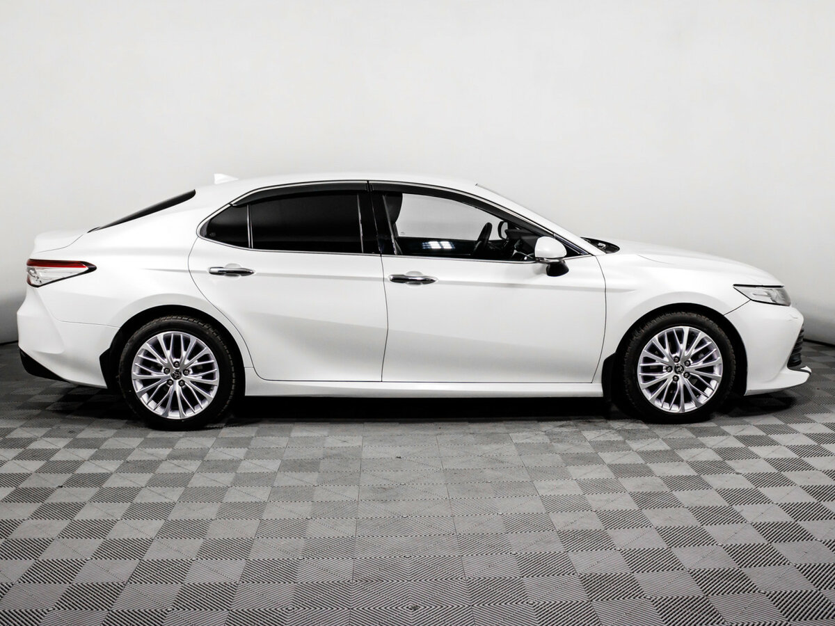 Купить Toyota Camry с пробегом. Фото: #3