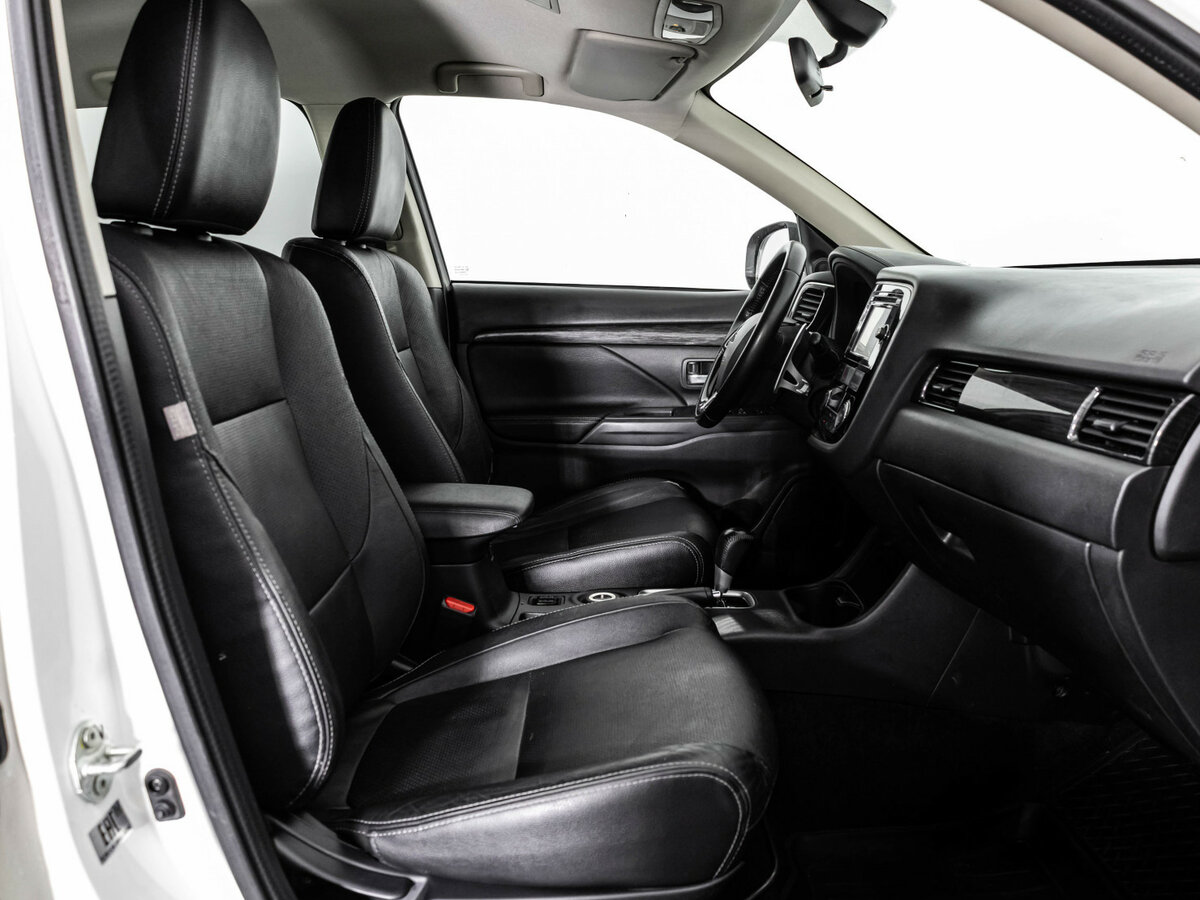 Купить Mitsubishi Outlander с пробегом. Фото: #14