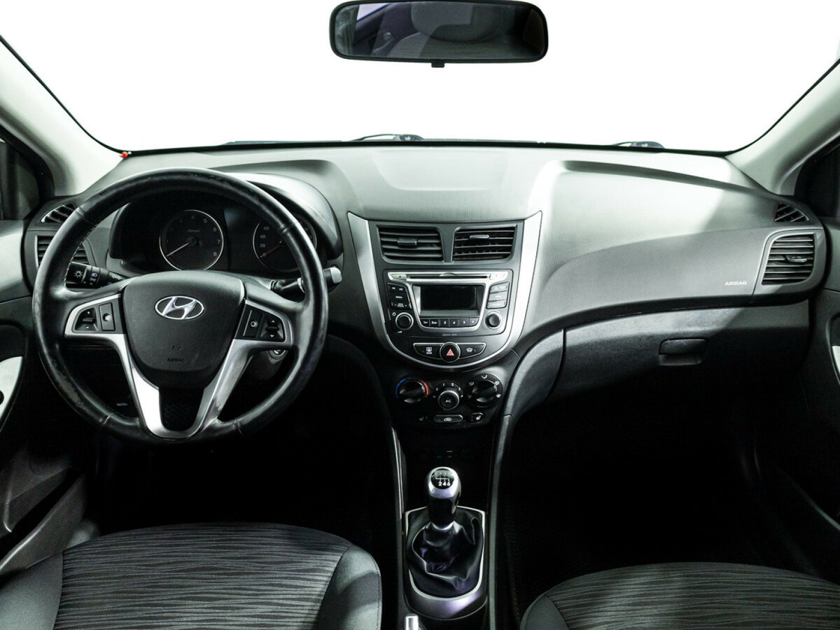 Купить Hyundai Solaris с пробегом. Фото: #11