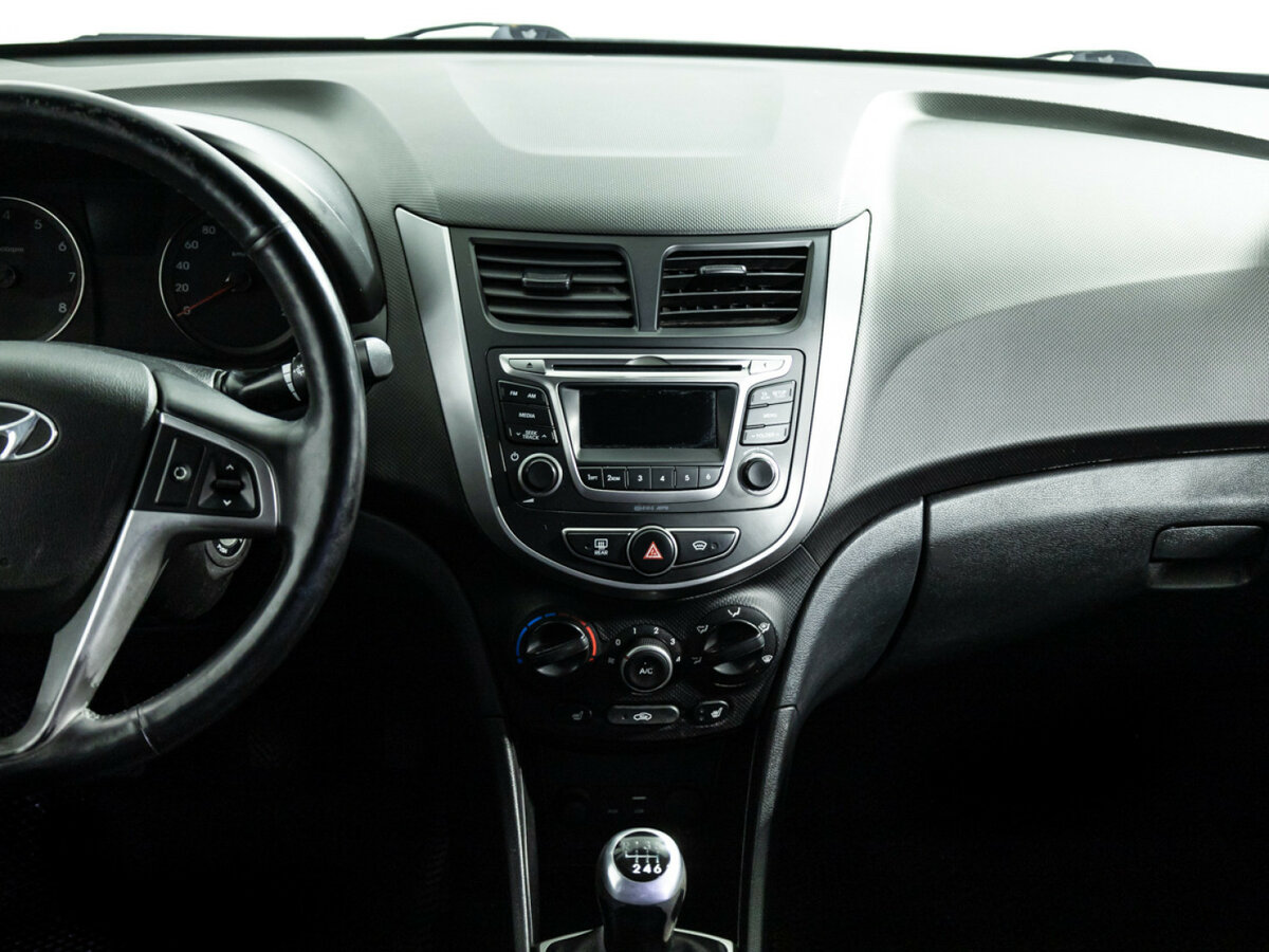 Купить Hyundai Solaris с пробегом. Фото: #12