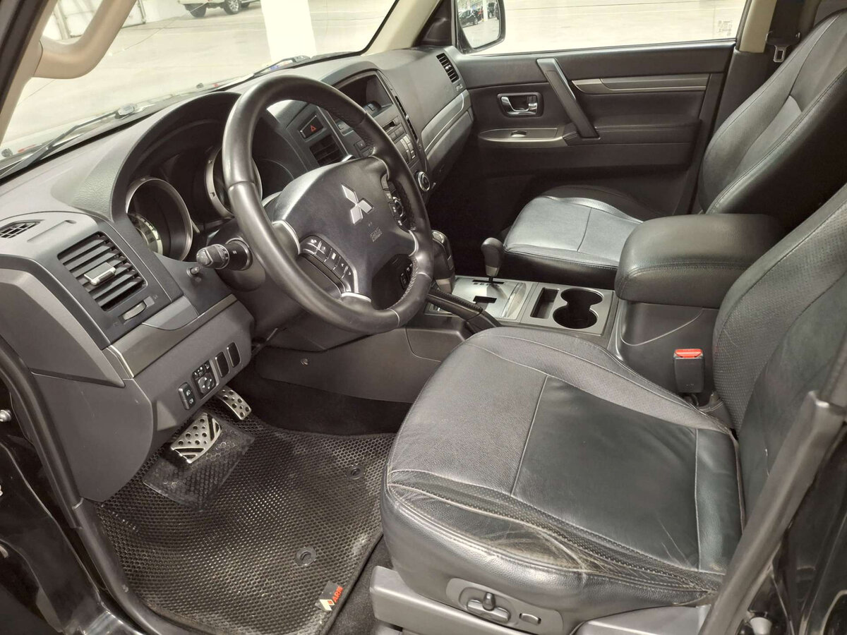 Купить Mitsubishi Pajero с пробегом. Фото: #15