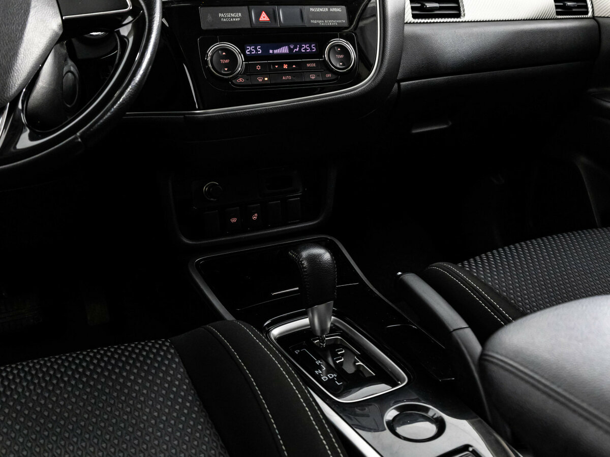 Купить Mitsubishi Outlander с пробегом. Фото: #9