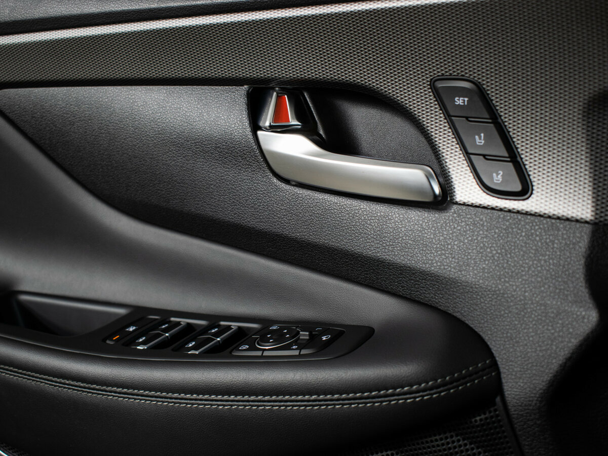 Купить Hyundai Santa Fe с пробегом. Фото: #16