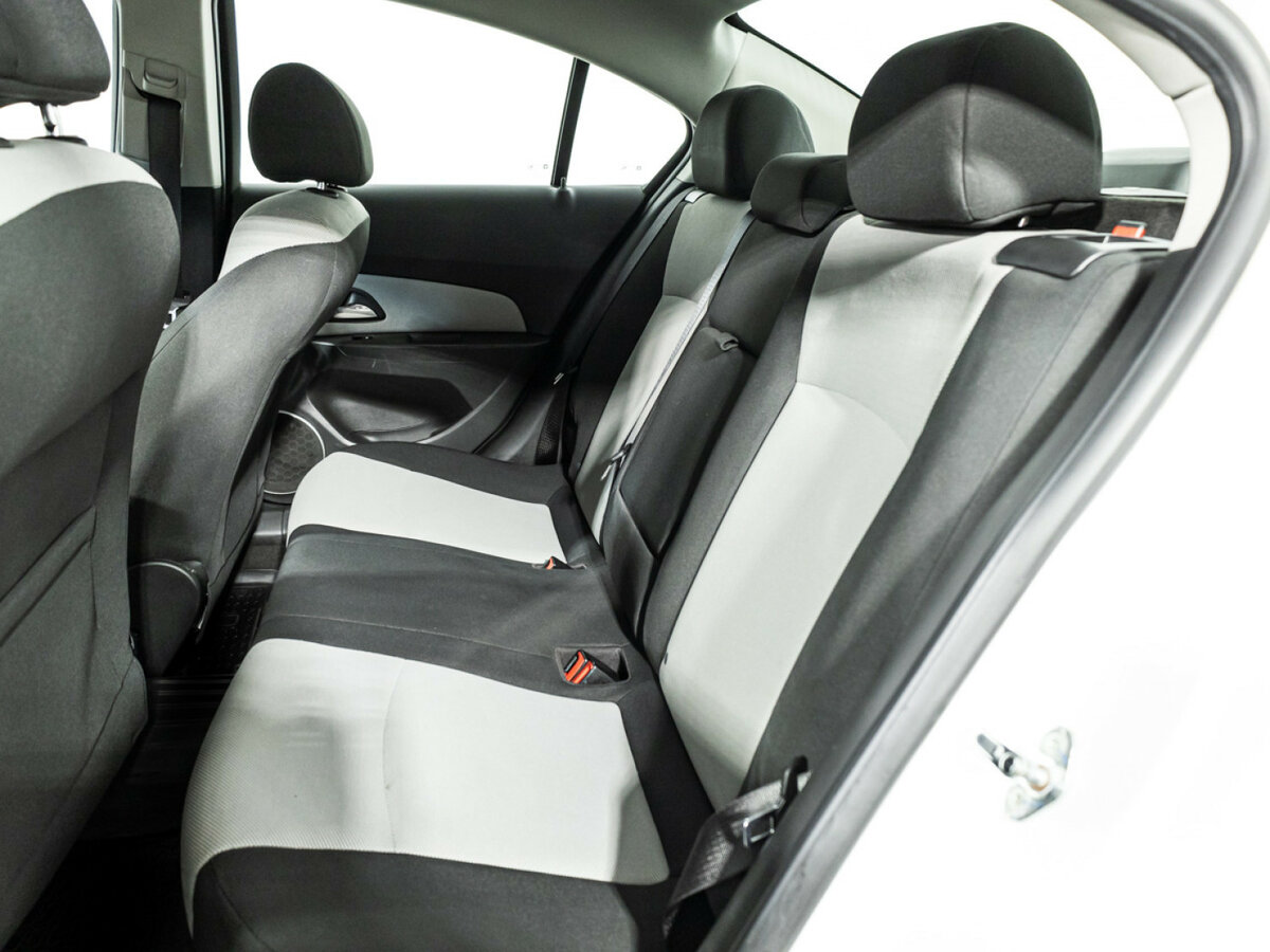 Купить Chevrolet Cruze с пробегом. Фото: #9