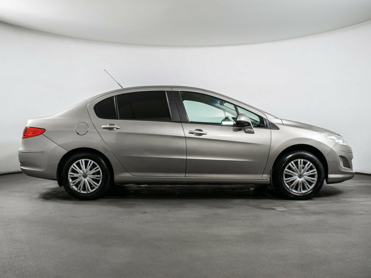 Купить Peugeot 408 с пробегом. Фото: #3