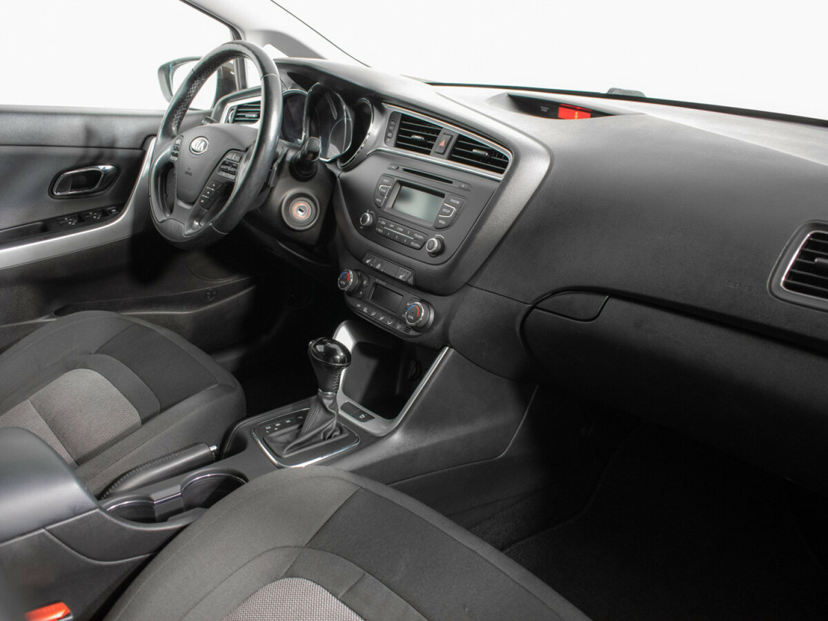 Купить Kia Ceed с пробегом. Фото: #8