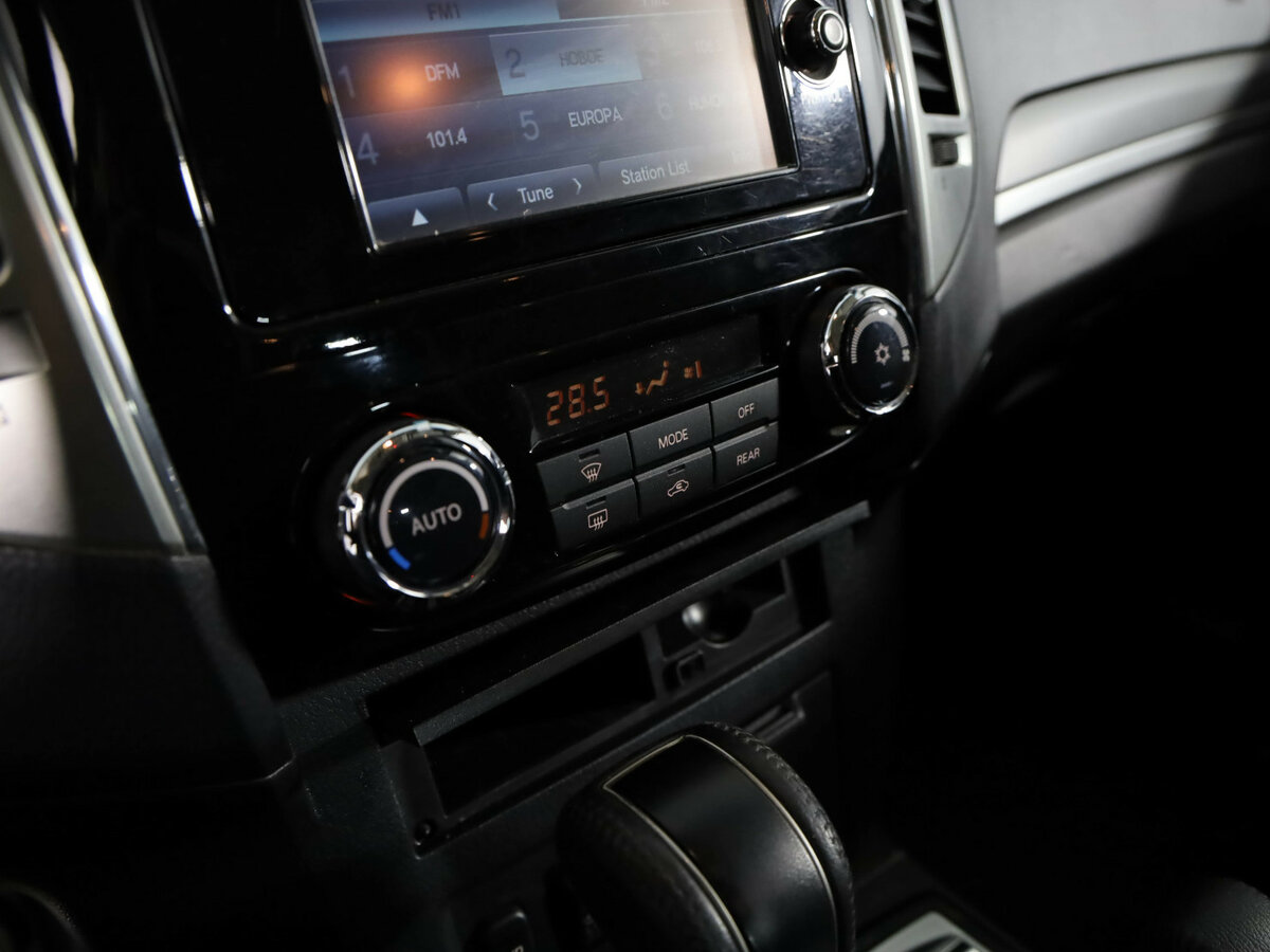 Купить Mitsubishi Pajero с пробегом. Фото: #12