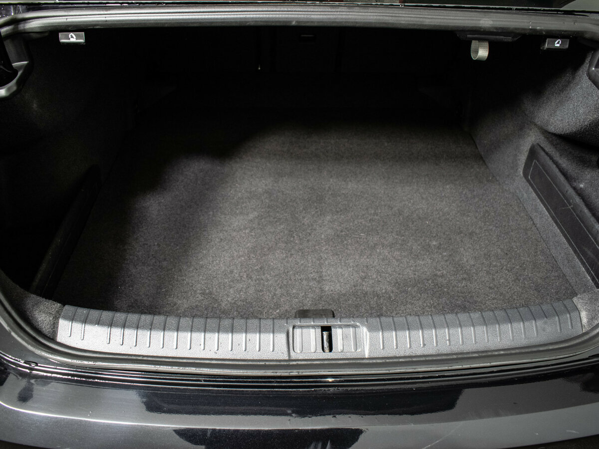 Купить Volkswagen Passat с пробегом. Фото: #8