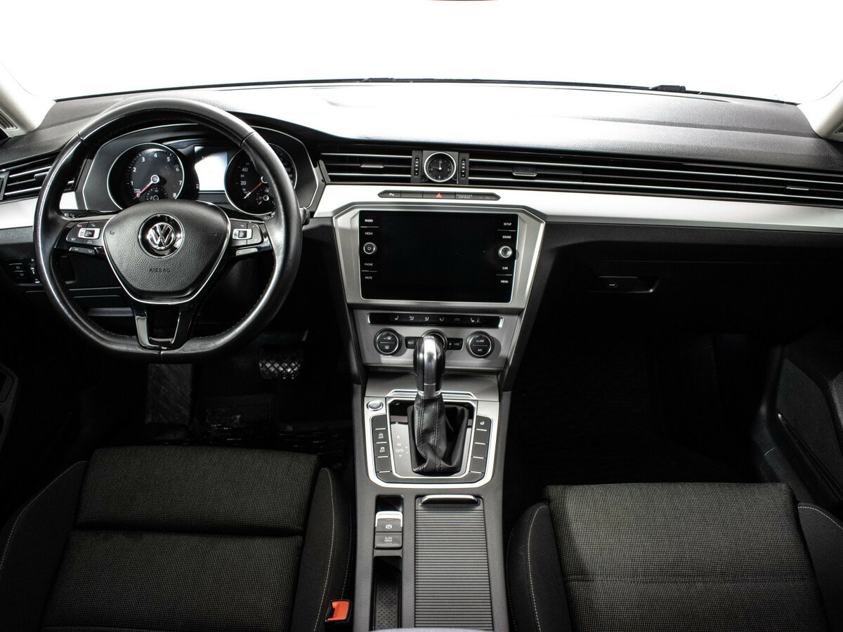Купить Volkswagen Passat с пробегом. Фото: #12
