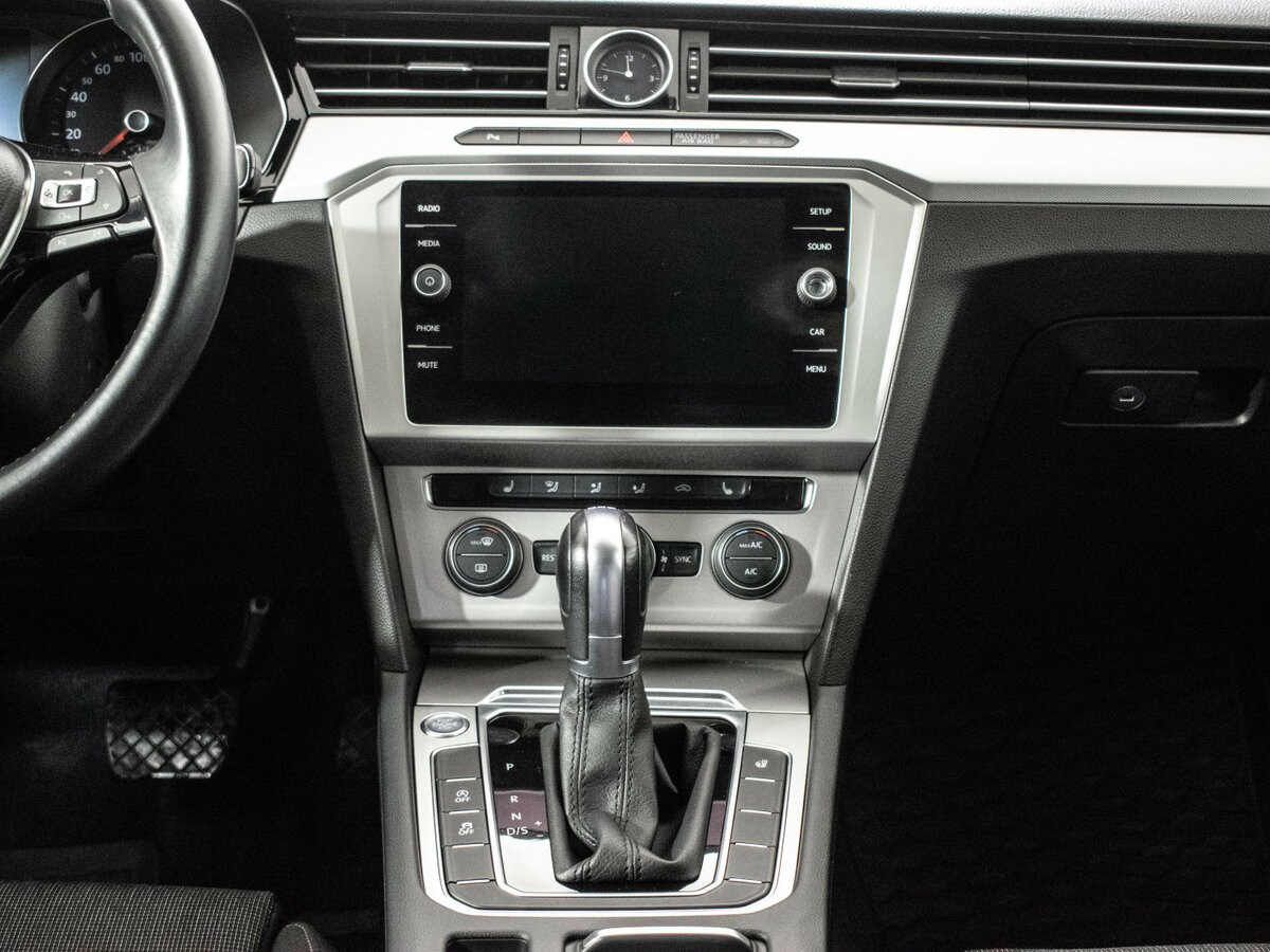 Купить Volkswagen Passat с пробегом. Фото: #13
