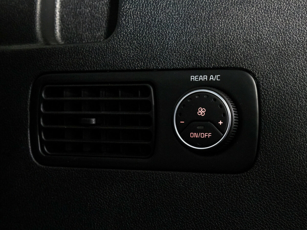 Купить Kia Sorento с пробегом. Фото: #19