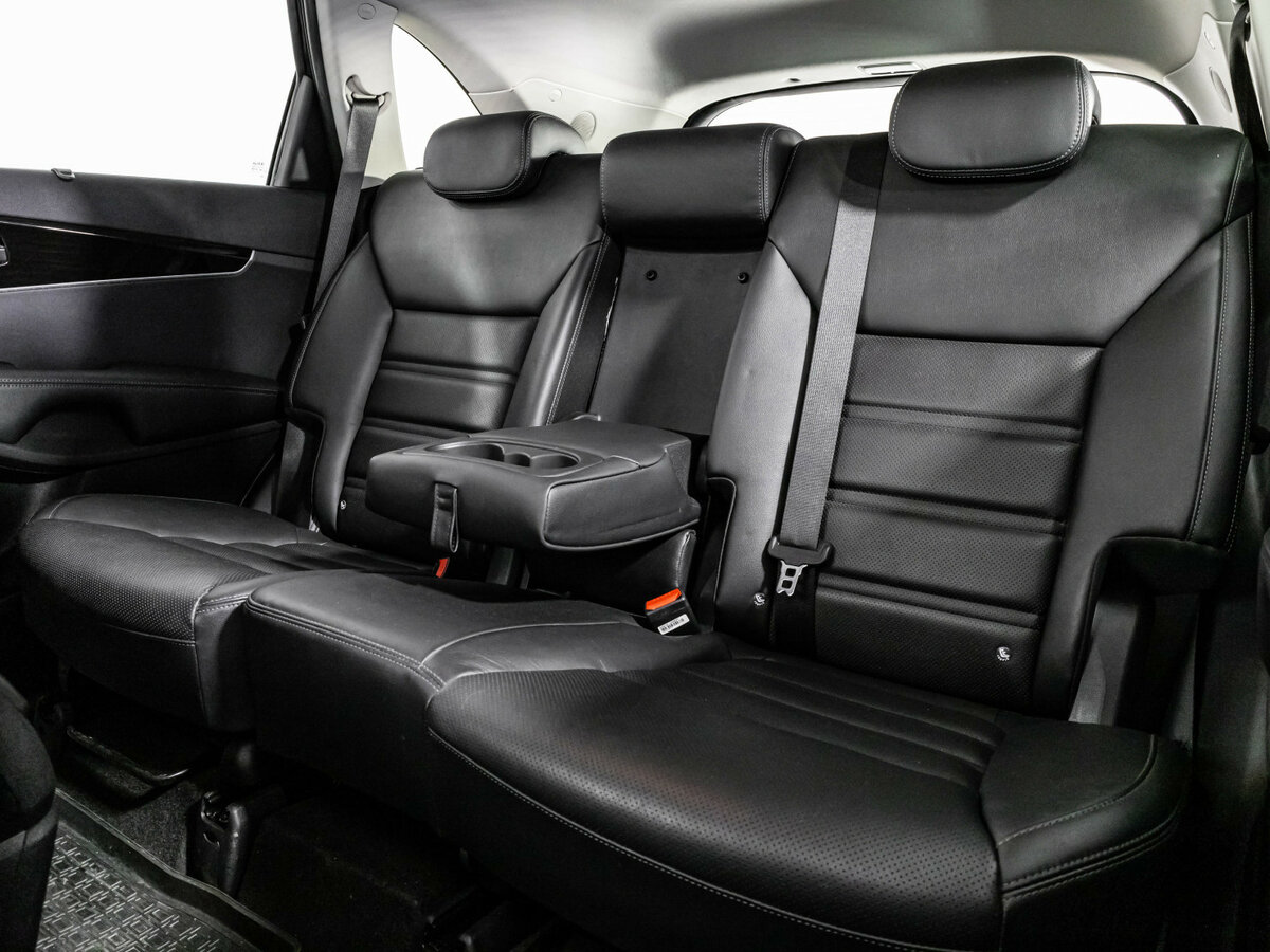 Купить Kia Sorento с пробегом. Фото: #21
