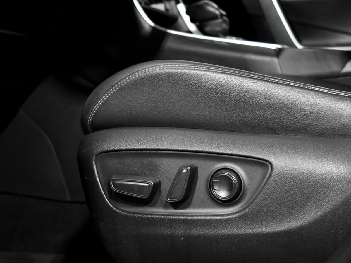 Купить Toyota RAV4 с пробегом. Фото: #7