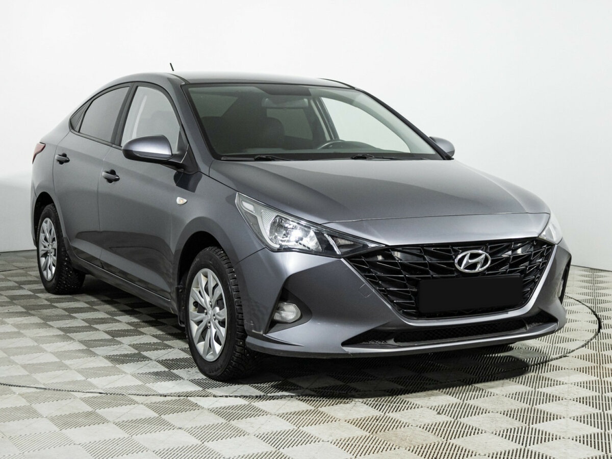 Купить Hyundai Solaris с пробегом. Фото: #2