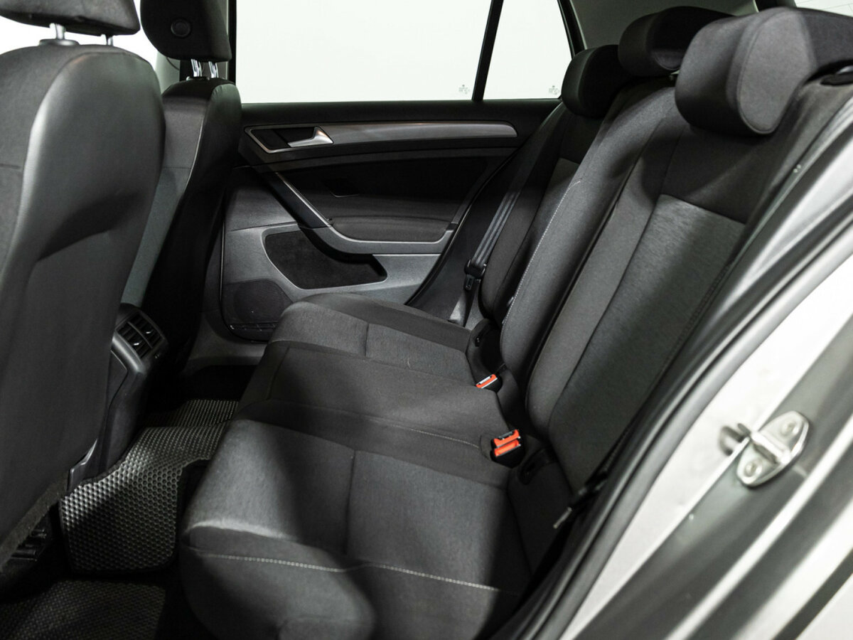 Купить Volkswagen Golf с пробегом. Фото: #9