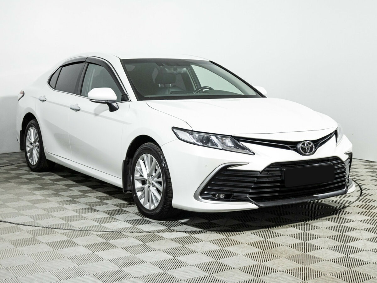 Купить Toyota Camry с пробегом. Фото: #2