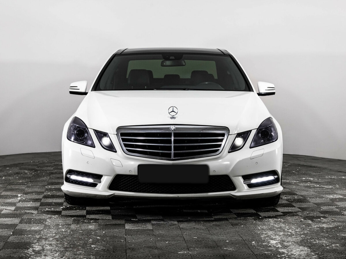 Купить Mercedes-Benz E-Класс с пробегом. Фото: #1