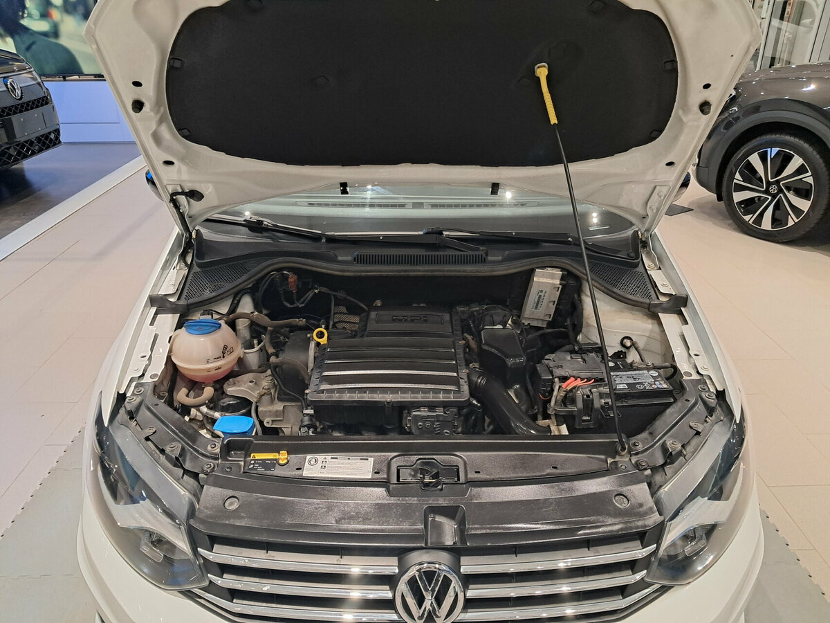 Купить Volkswagen Polo с пробегом. Фото: #8