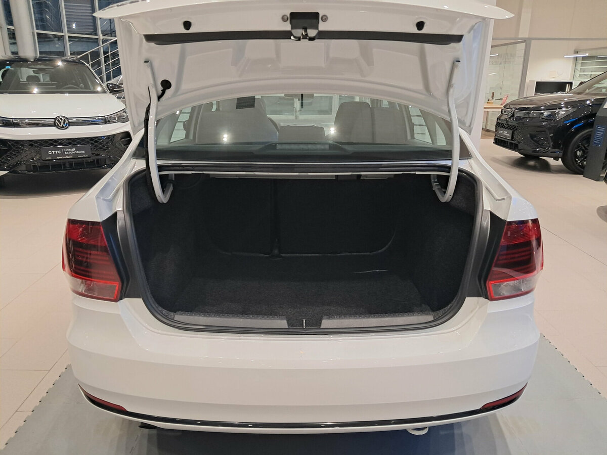 Купить Volkswagen Polo с пробегом. Фото: #9