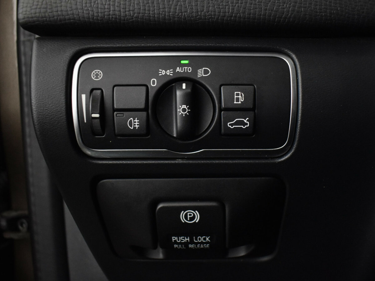 Купить Volvo XC60 с пробегом. Фото: #17