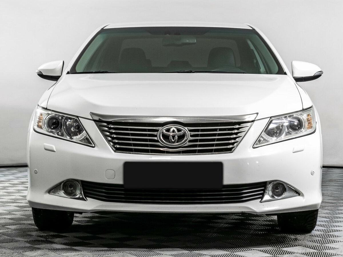 Купить Toyota Camry с пробегом. Фото: #1