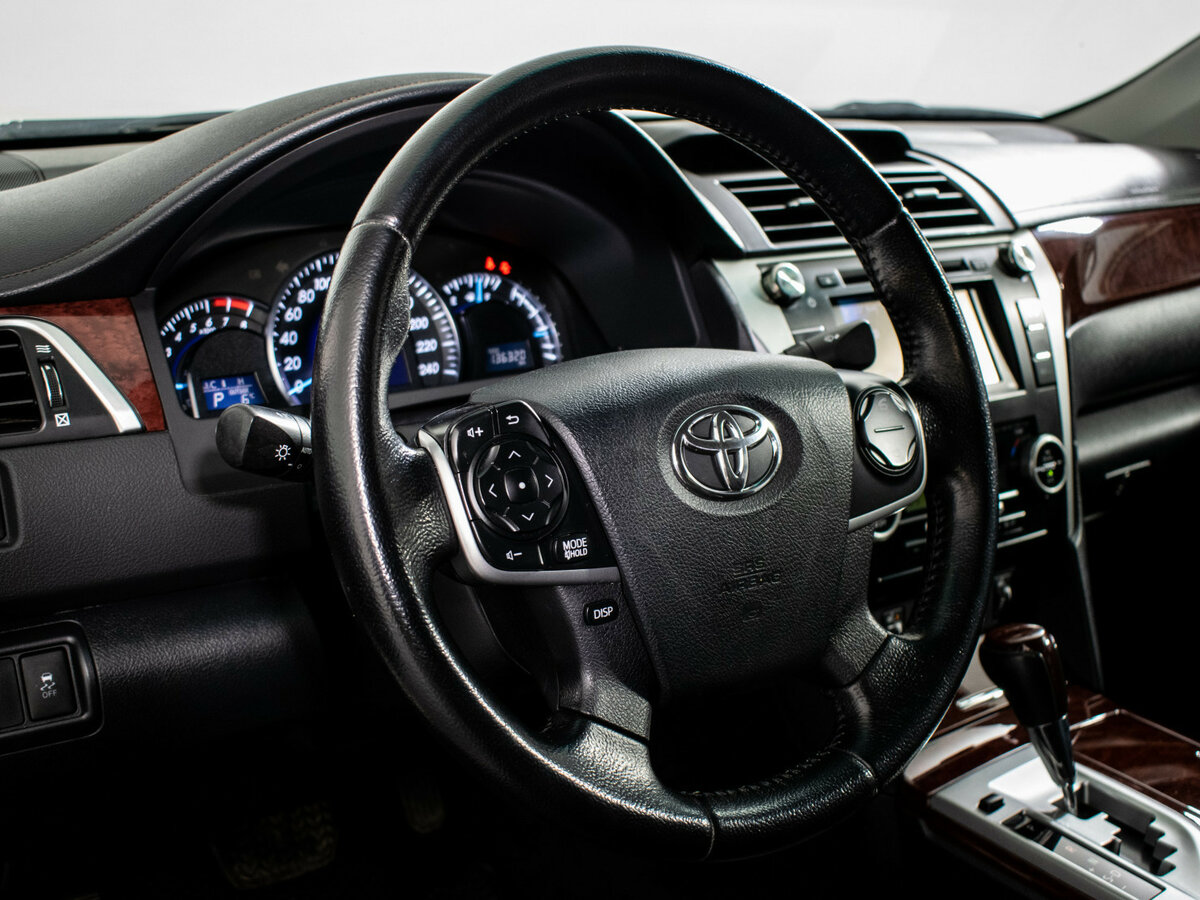 Купить Toyota Camry с пробегом. Фото: #10