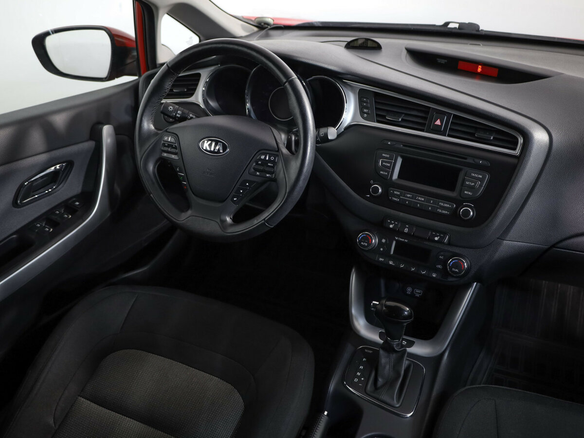 Купить Kia Ceed с пробегом. Фото: #6