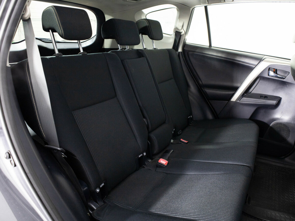 Купить Toyota RAV4 с пробегом. Фото: #12