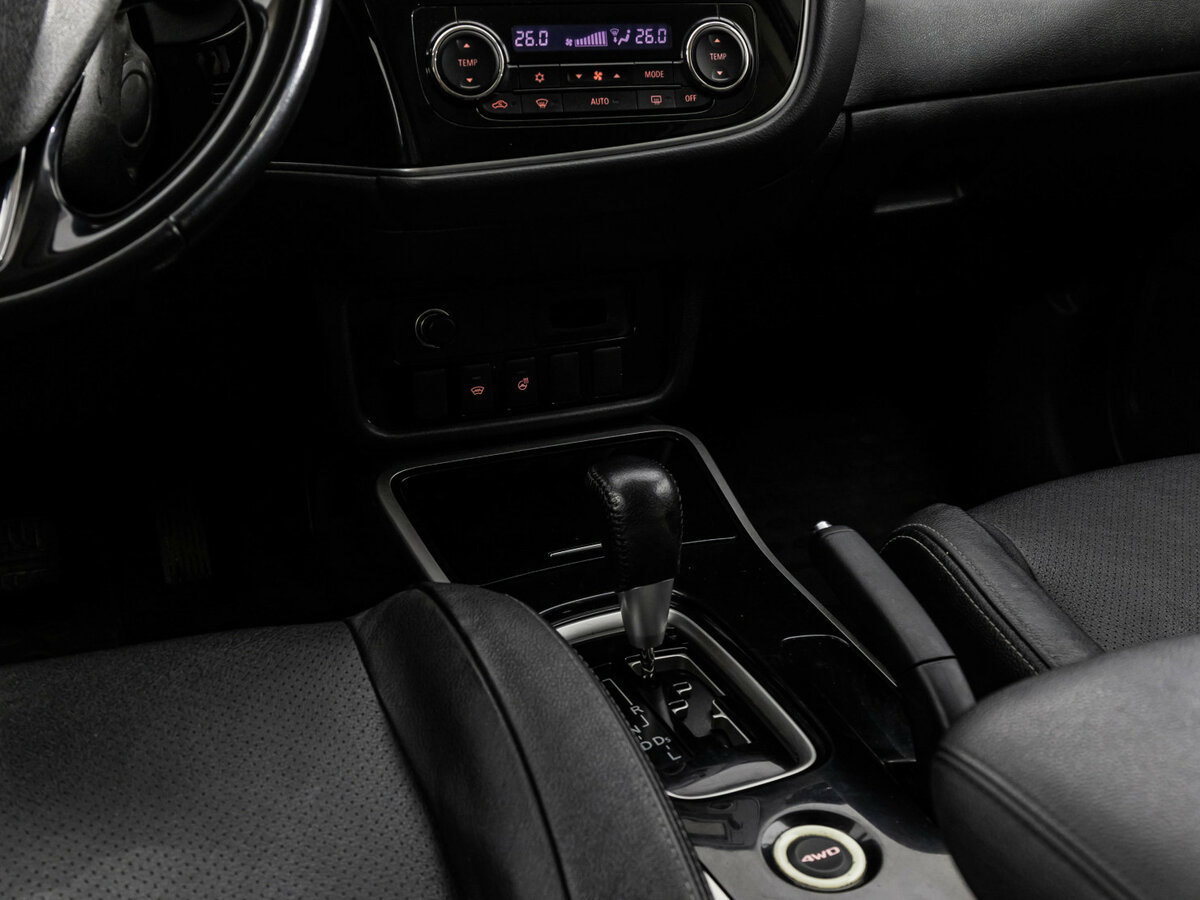 Купить Mitsubishi Outlander с пробегом. Фото: #9