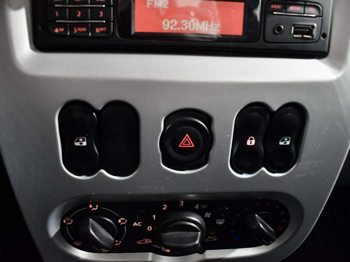 Купить Renault Sandero с пробегом. Фото: #13