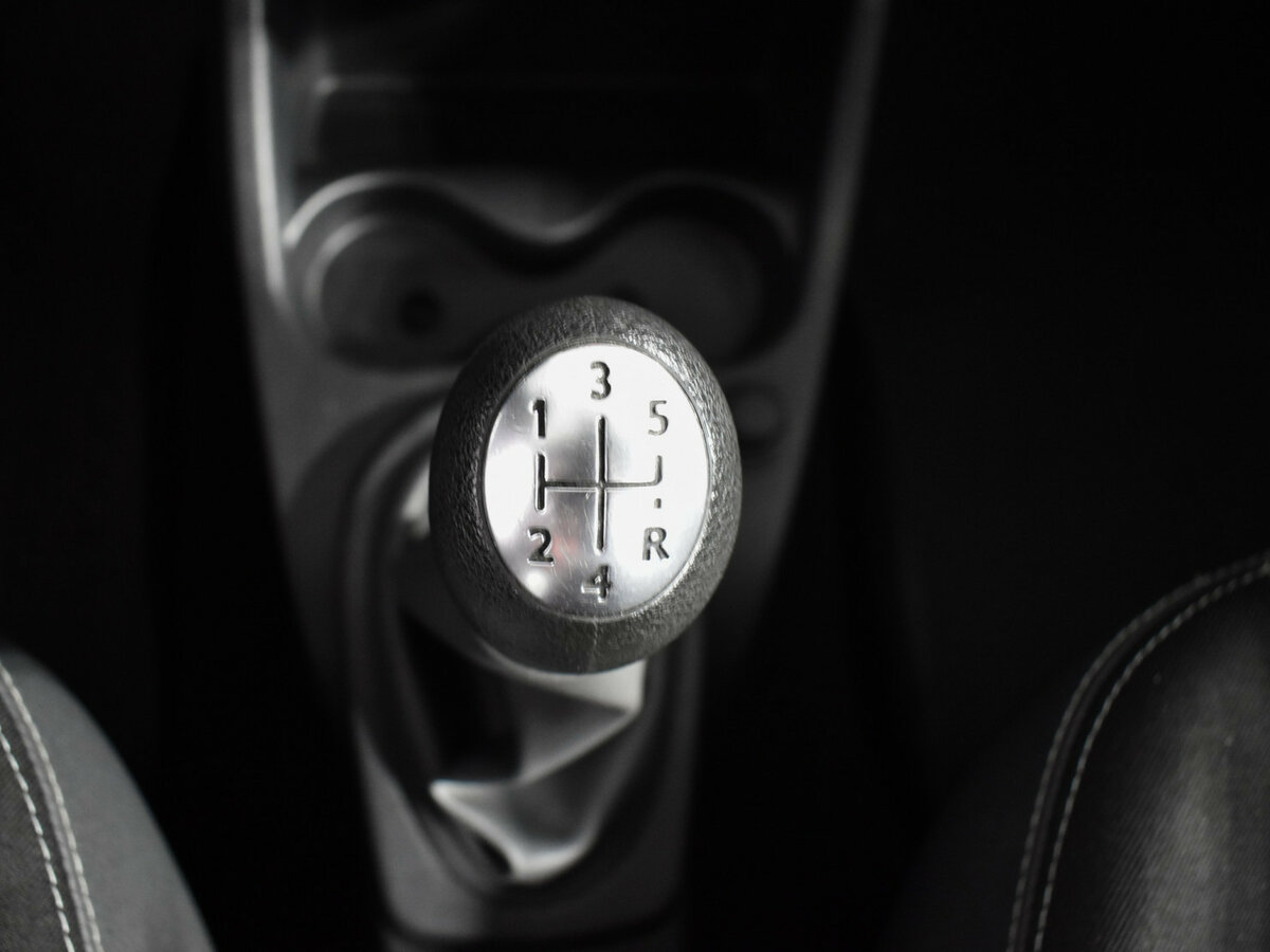 Купить Renault Sandero с пробегом. Фото: #14