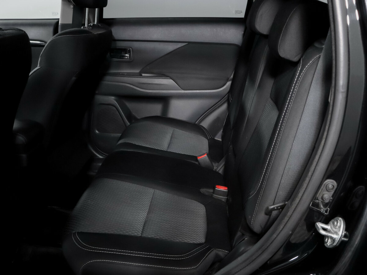 Купить Mitsubishi Outlander с пробегом. Фото: #9