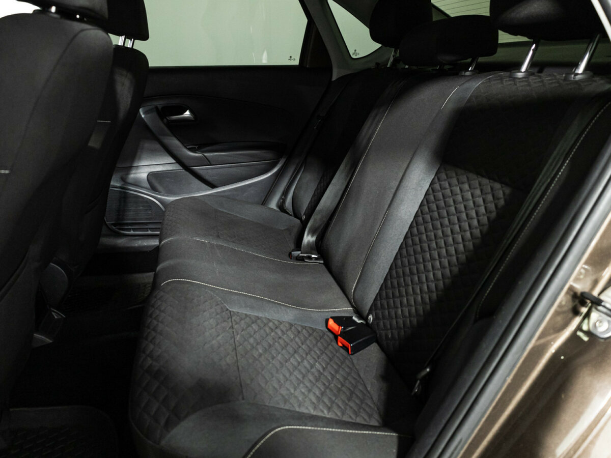 Купить Volkswagen Polo с пробегом. Фото: #9