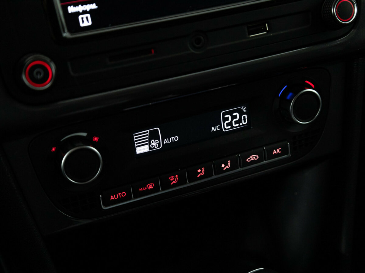 Купить Volkswagen Polo с пробегом. Фото: #15