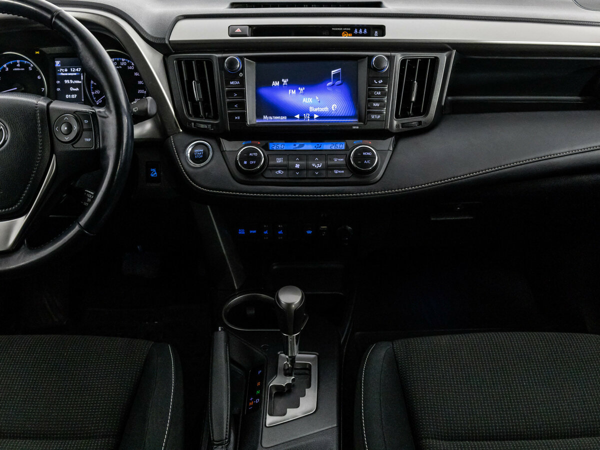 Купить Toyota RAV4 с пробегом. Фото: #10