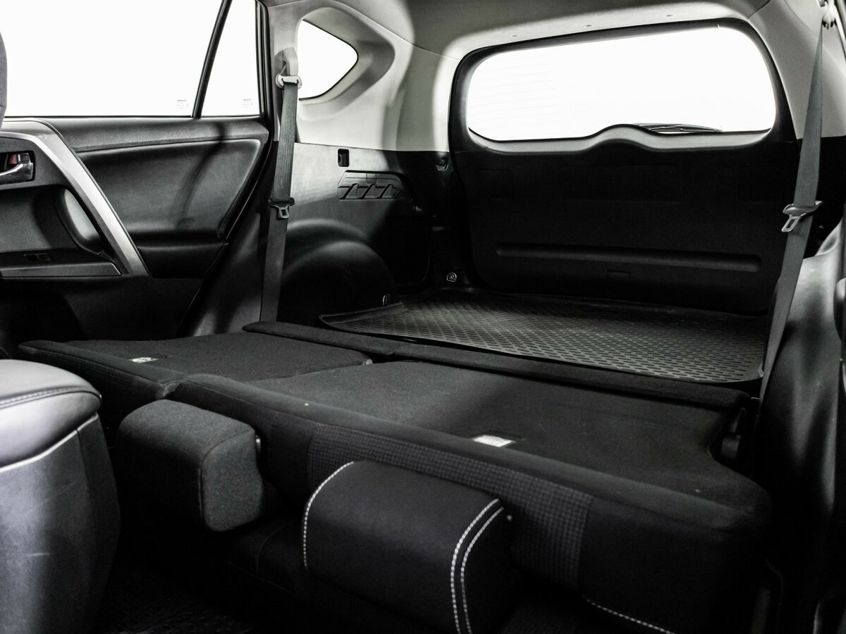 Купить Toyota RAV4 с пробегом. Фото: #18