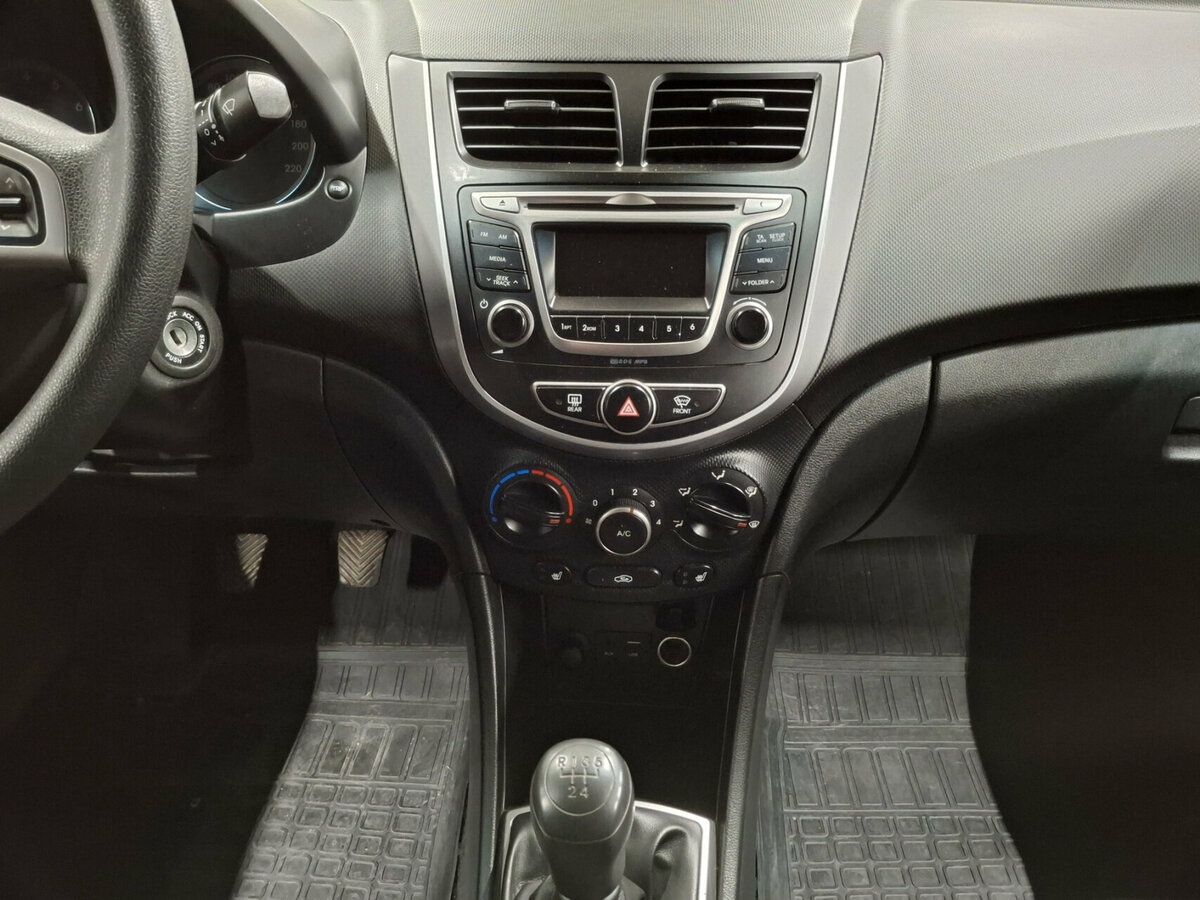 Купить Hyundai Solaris с пробегом. Фото: #14